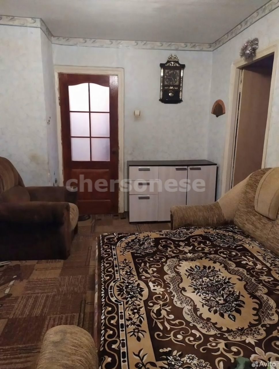 Продажа 2-комнатной квартиры, Армянск, Гайдара улица,  д.8