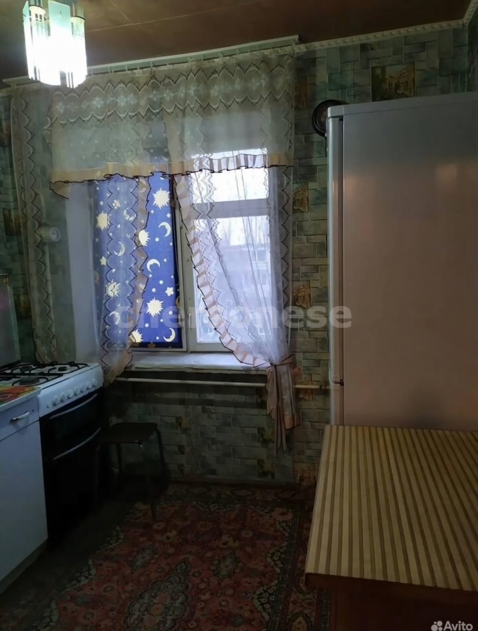 Продажа 2-комнатной квартиры, Армянск, Гайдара улица,  д.8