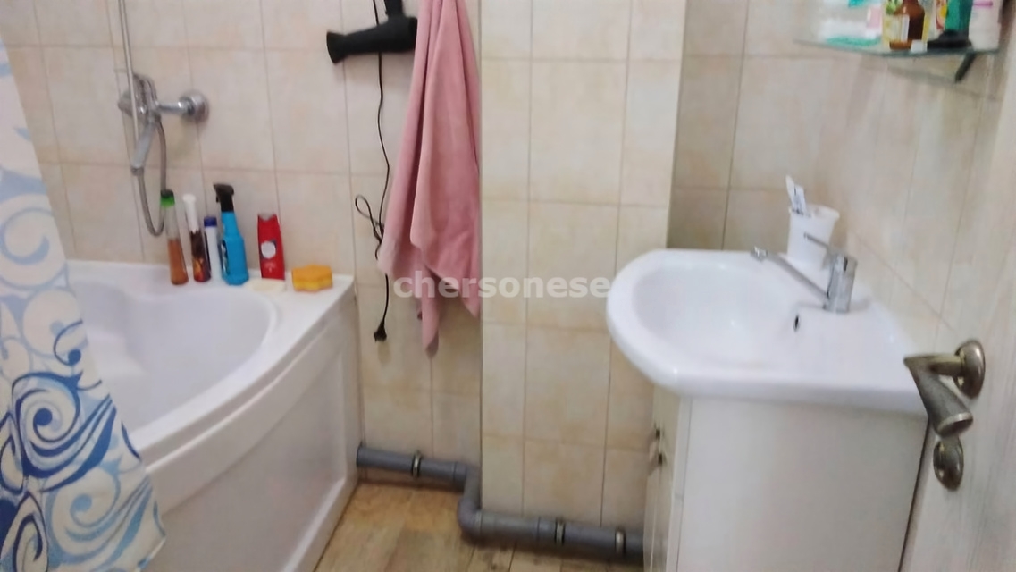 Продажа 2-комнатной квартиры, Севастополь, Богданова улица,  д.33