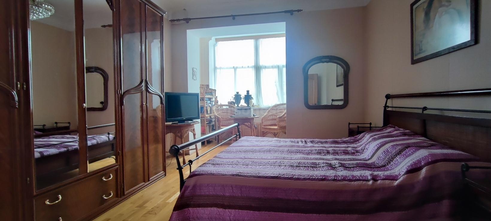 Продажа 3-комнатной квартиры, Севастополь, Генерала Петрова улица,  д.1