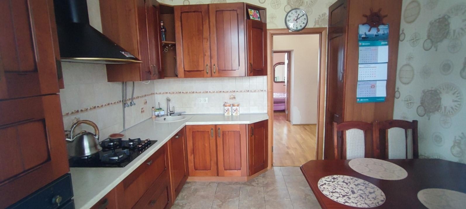 Продажа 3-комнатной квартиры, Севастополь, Генерала Петрова улица,  д.1