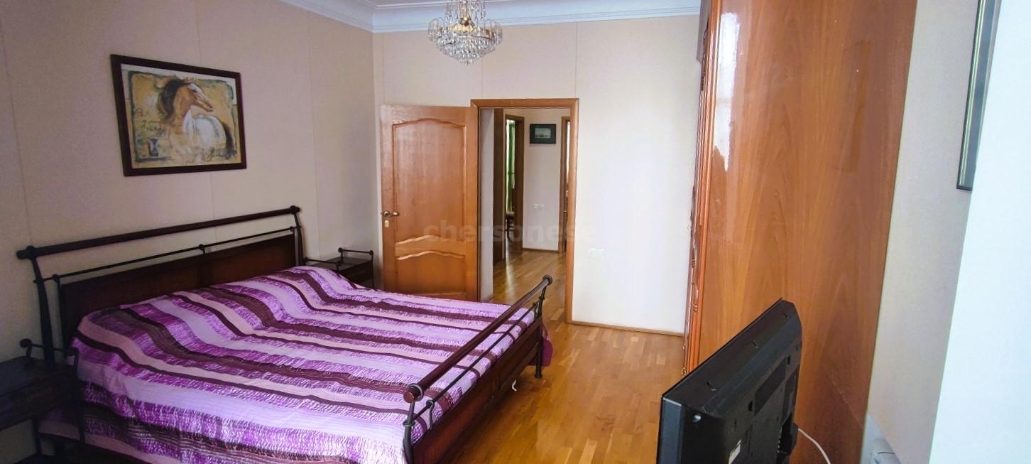 Продажа 3-комнатной квартиры, Севастополь, Генерала Петрова улица,  д.1