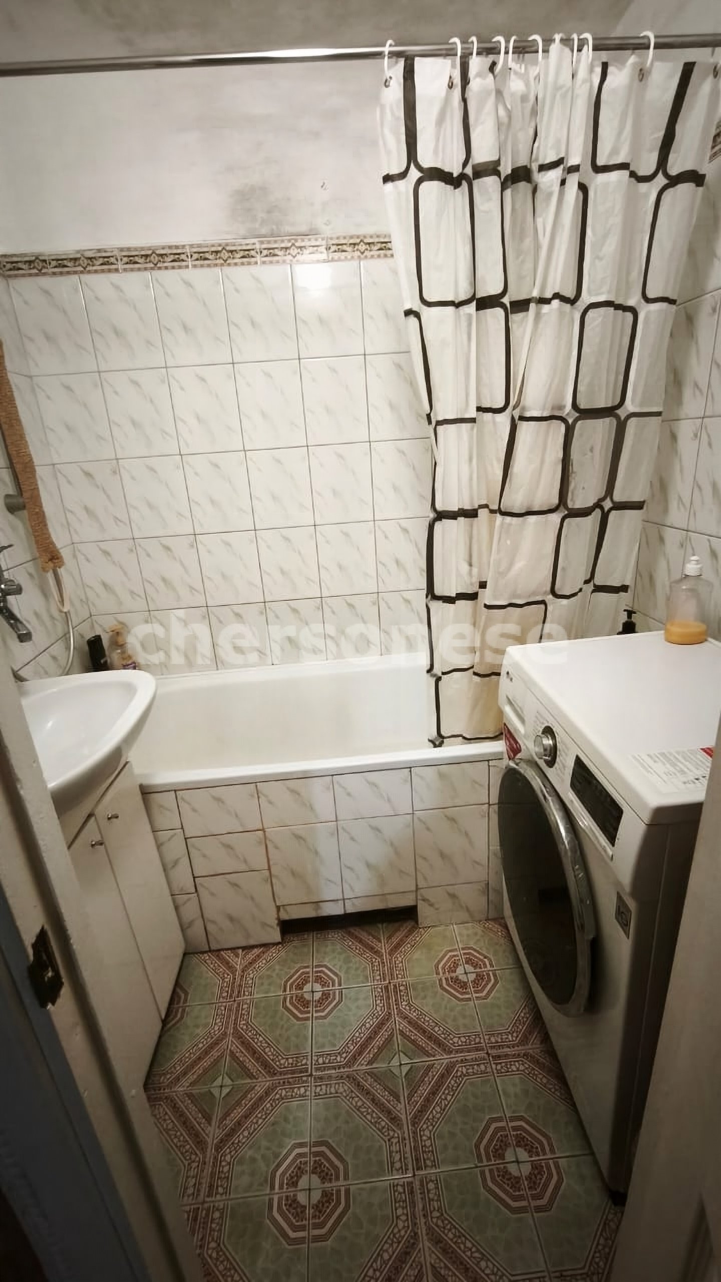 Продажа 2-комнатной квартиры, Севастополь, Павла Корчагина улица,  д.24