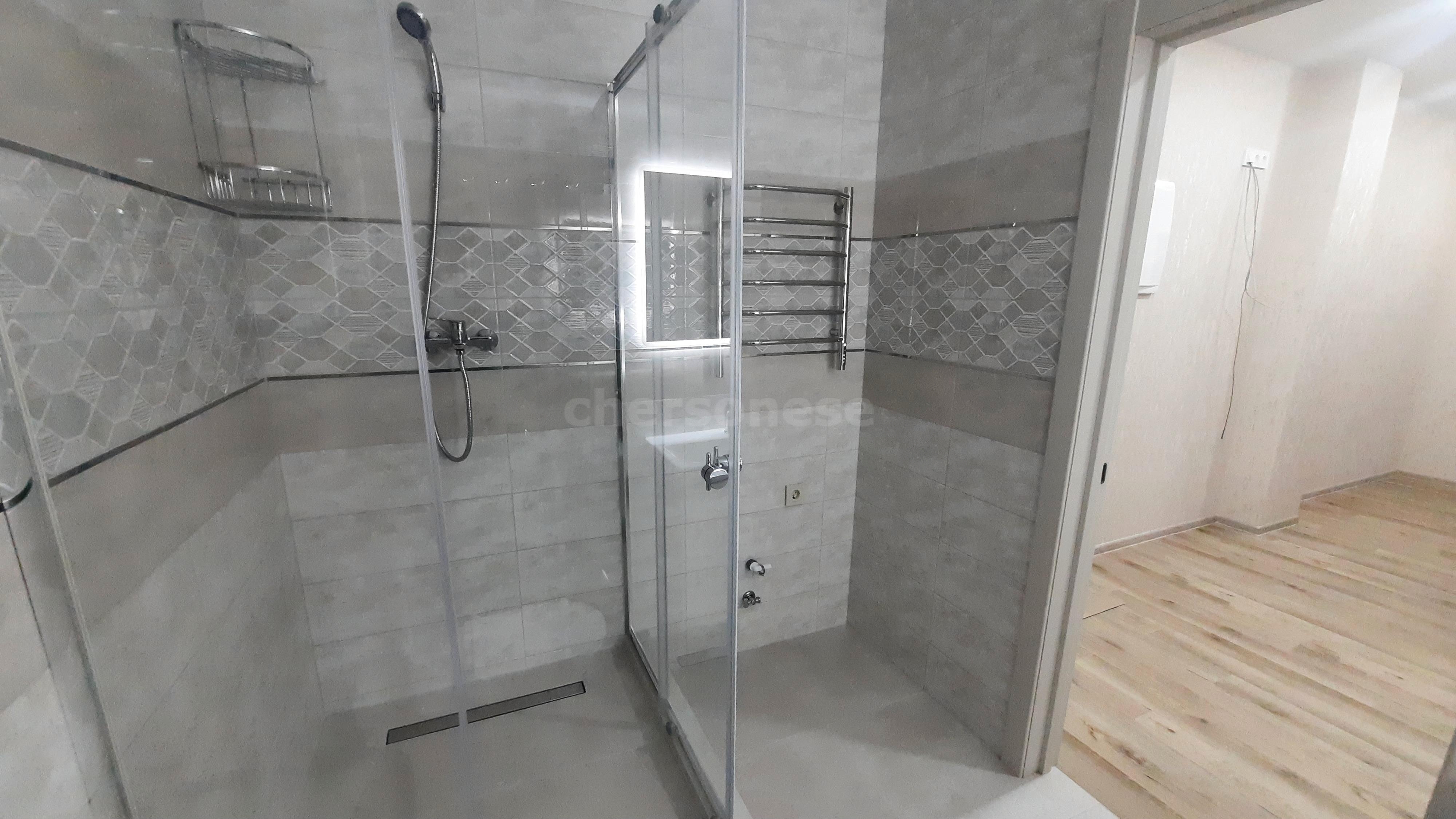 Продажа 2-комнатной квартиры, Севастополь, Токарева улица,  д.18Г