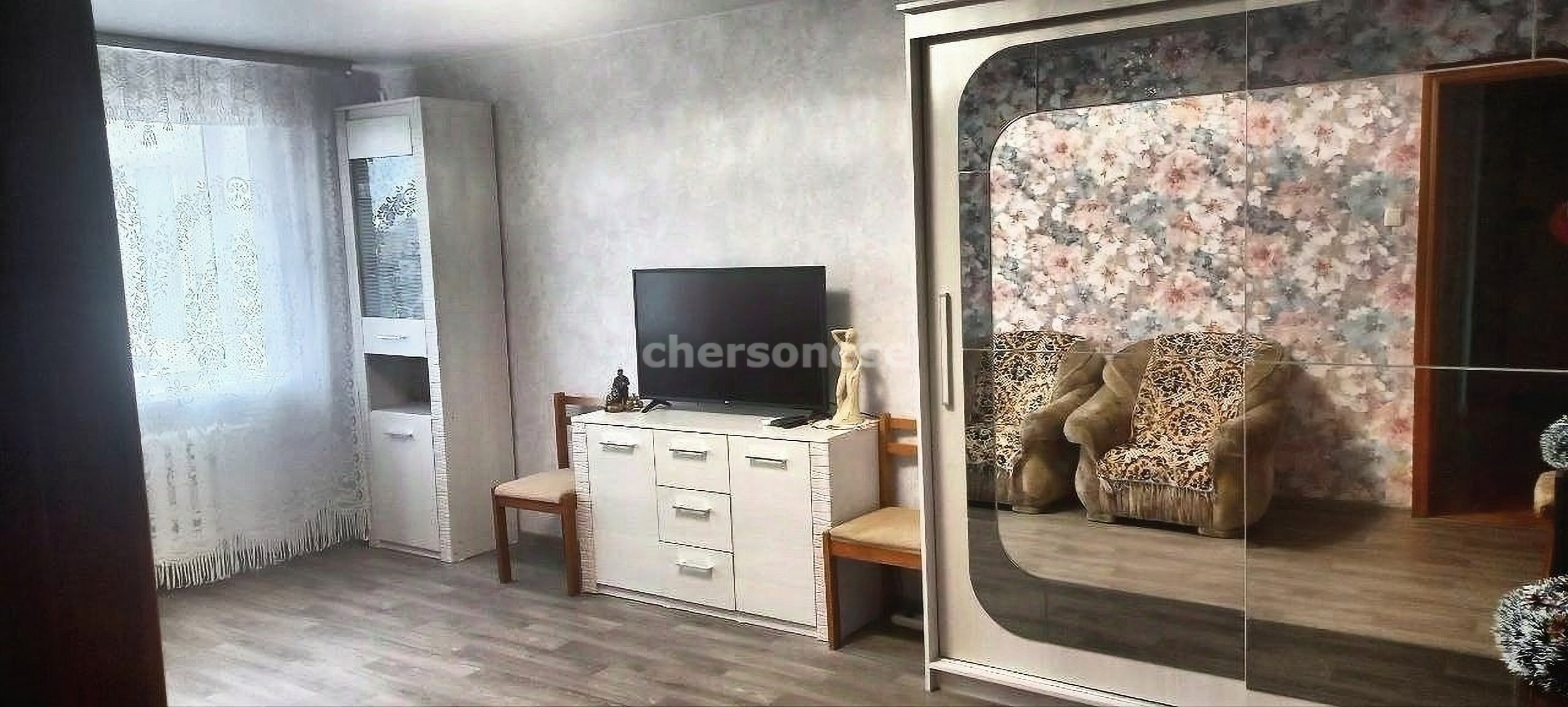 Продажа 4-комнатной квартиры, Севастополь, Адмирала Юмашева улица,  д.19В