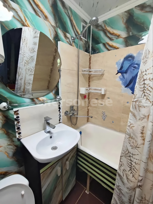 Продажа 2-комнатной квартиры, Севастополь, Маршала Геловани улица,  д.18