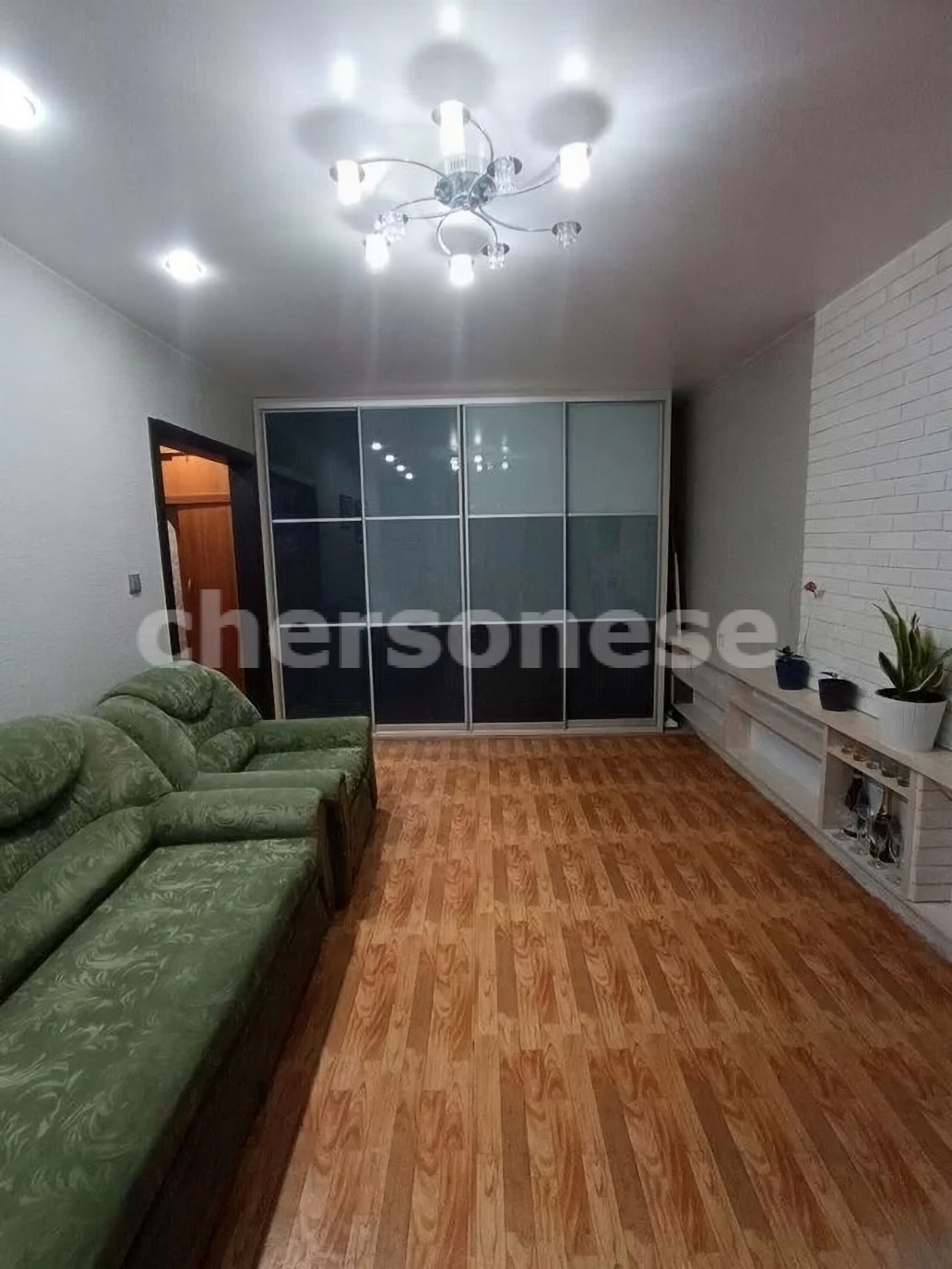 Продажа 2-комнатной квартиры, Севастополь, Симонок улица,  д.53