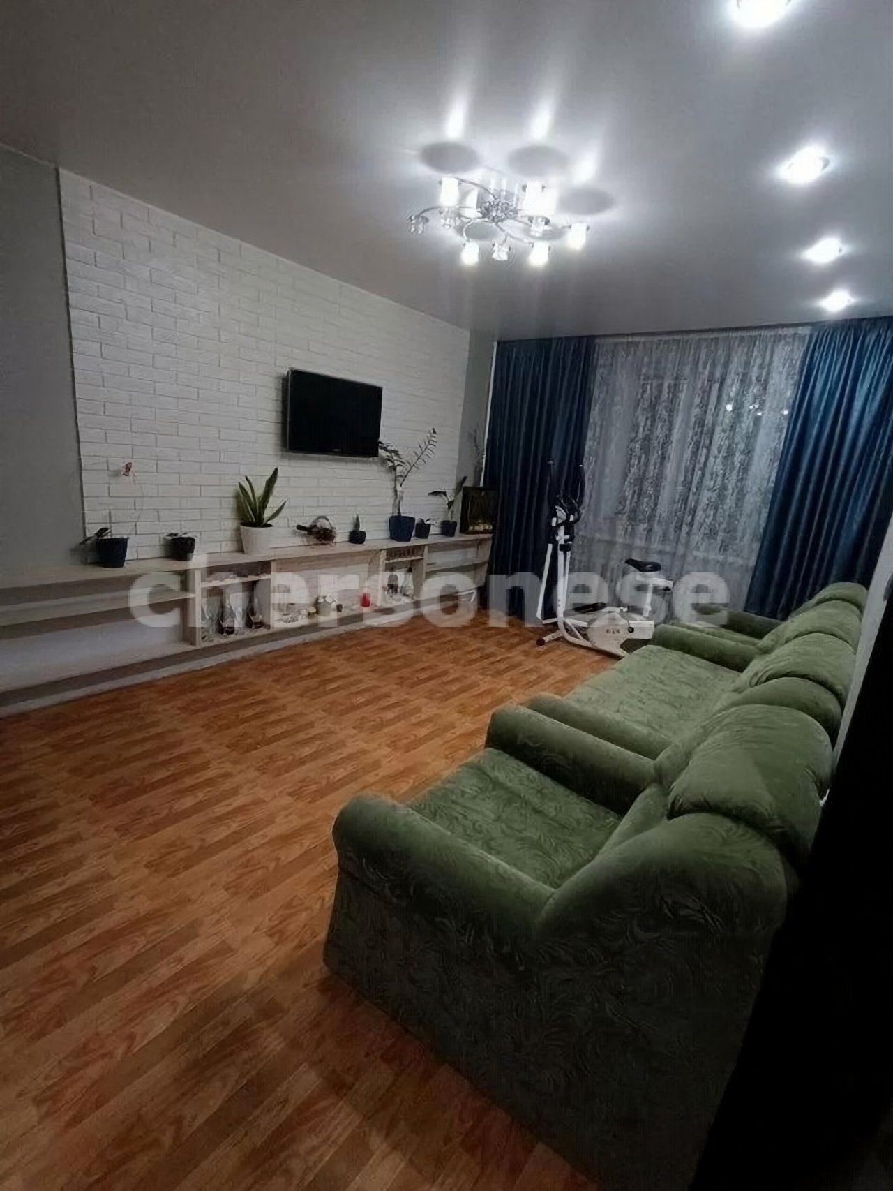 Продажа 2-комнатной квартиры, Севастополь, Симонок улица,  д.53